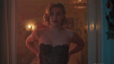 Pic: Lili Reinhart in Riverdale