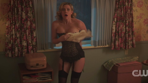 Pic: Lili Reinhart in Riverdale