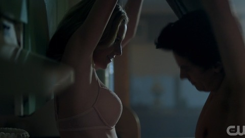 Pic: Lili Reinhart in Riverdale