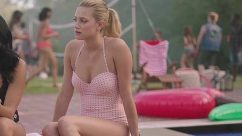 Pic: Lili Reinhart in Riverdale