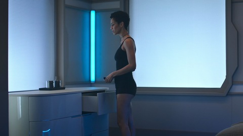 Pic: Dominique Tipper in The Expanse