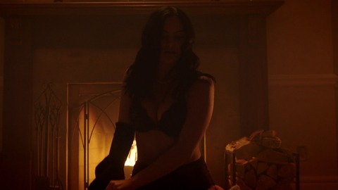 Pic: Camila Mendes in Riverdale
