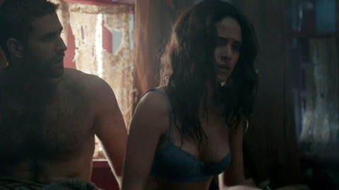 Pic: Adria Arjona in Emerald City