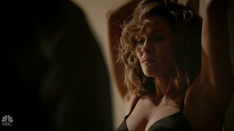 Pic: Vanessa Vander Pluym in Shades of Blue