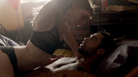 Pic: Phoebe Dynevor in Snatch