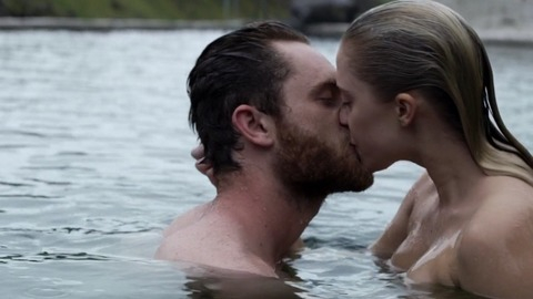 Pic: Maika Monroe in Bokeh