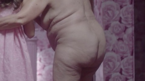 Pic: Mara Ballesteros in Skins