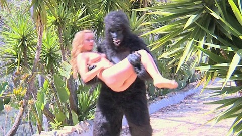 Pic: Lexi Belle in Bigfoot Horror Camp