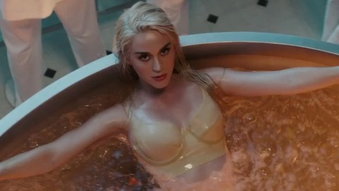 Pic: Katy Perry in Bon Appétit