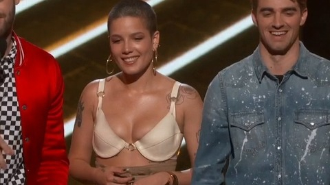 Pic: Halsey in The Billboard Music Awards (2011-2017)
