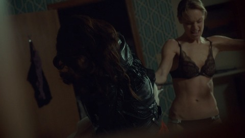 Pic: Rachel Skarsten in Wynonna Earp