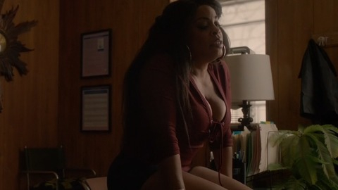 Pic: Niecy Nash in Claws