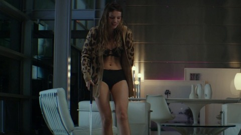 Pic: Bella Thorne in You Get Me