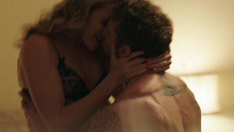 Pic: Shantel VanSanten in Shooter