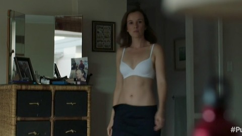 Pic: Claire van der Boom in Pulse (2017)