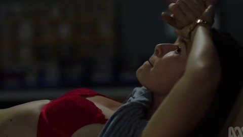 Pic: Claire van der Boom in Pulse (2017)