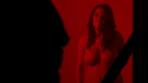 Pic: Hannah Richter in Bonejangles