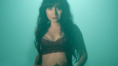 Pic: Elissa Dowling in Bonejangles (2017)