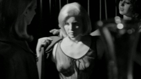 Pic: Patricia McNair in Red Roses of Passion
