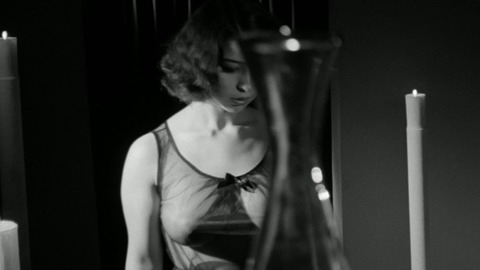 Pic: Helena Clayton in Red Roses of Passion