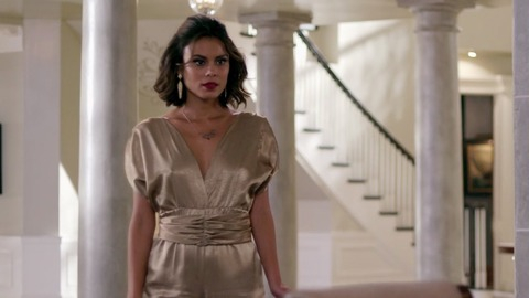 Pic: Nathalie Kelley in Dynasty