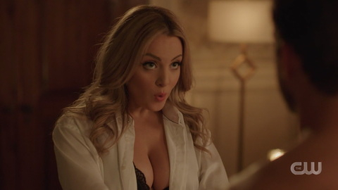 Pic: Elizabeth Gillies in Dynasty