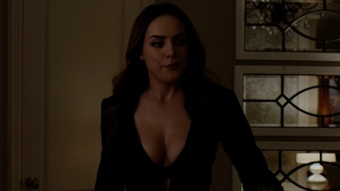 Pic: Elizabeth Gillies in Dynasty