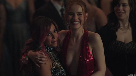 Pic: Madelaine Petsch in Riverdale