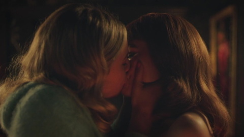 Pic: Madelaine Petsch in Riverdale