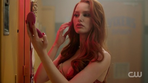 Pic: Madelaine Petsch in Riverdale