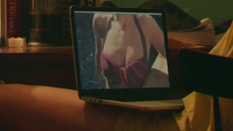 Pic: Samara Weaving in SMILF
