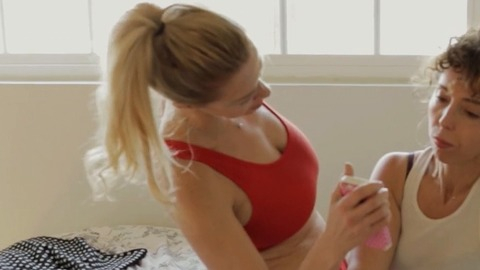 Pic: Stephanie Sanditz in 37 Problems