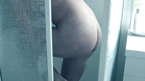 Pic: Libby Munro in Eight