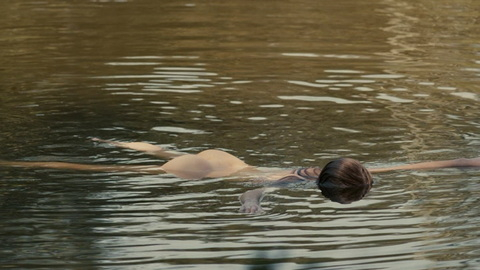 Pic: Gina Alice Stiebitz in Dark