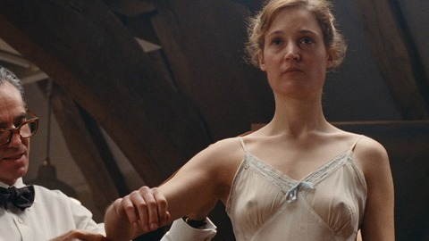 Pic: Vicky Krieps in Phantom Thread (2017)