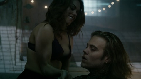 Pic: Stephanie Bennett in Travelers