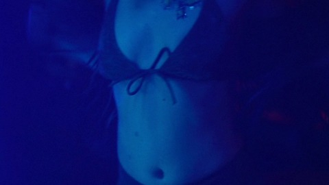 Pic: Alice de Lencquesaing in Thirst Street (2017)