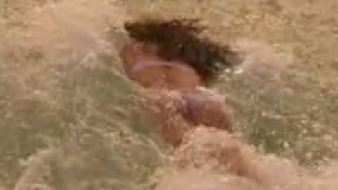 Pic: Meaghan Rath in Hawaii Five-0