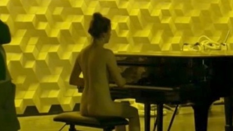 Pic: Camille Voglaire in Transferts