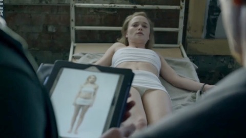 Pic: Chloé Petit in Transferts