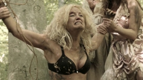 Pic: Ellie Church in Plank Face