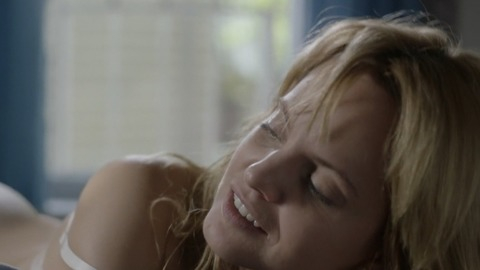 Pic: Mena Suvari in Becks