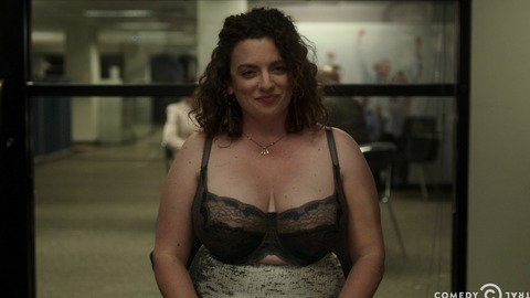 Pic: Sara Benincasa in Corporate