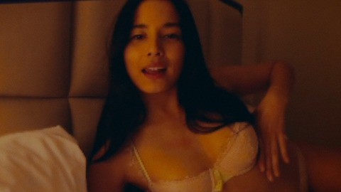 Pic: Jessica Gomes in Father Figures (2017)