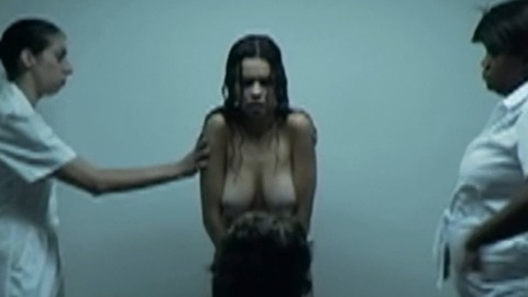 Pic: Amie Dellavalle in Passing Fancy