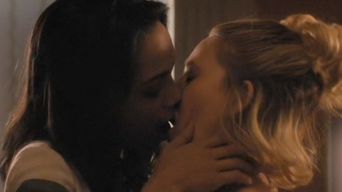 Pic: Rosario Dawson in Jane the Virgin