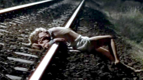 Pic: Dóra Sztarenki in Strangled