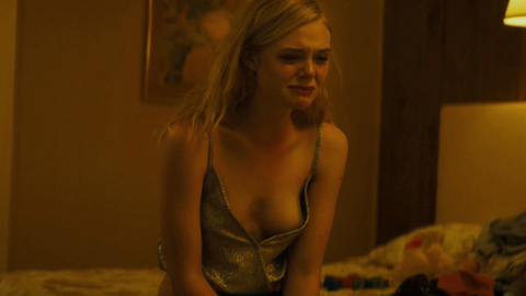 Pic: Elle Fanning in Galveston