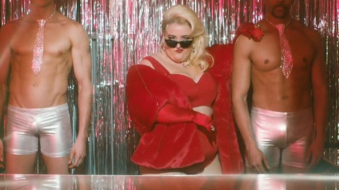 Pic: Aidy Bryant in Saturday Night Live