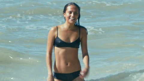 Pic: Alicia Vikander in Submergence